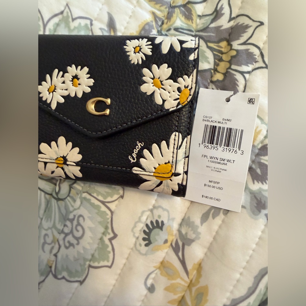 Coach Wyn Black and White Daisy Women's Wallet - Picture 4 of 4